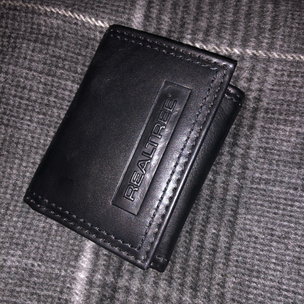 black Realtree tri-fold wallet
